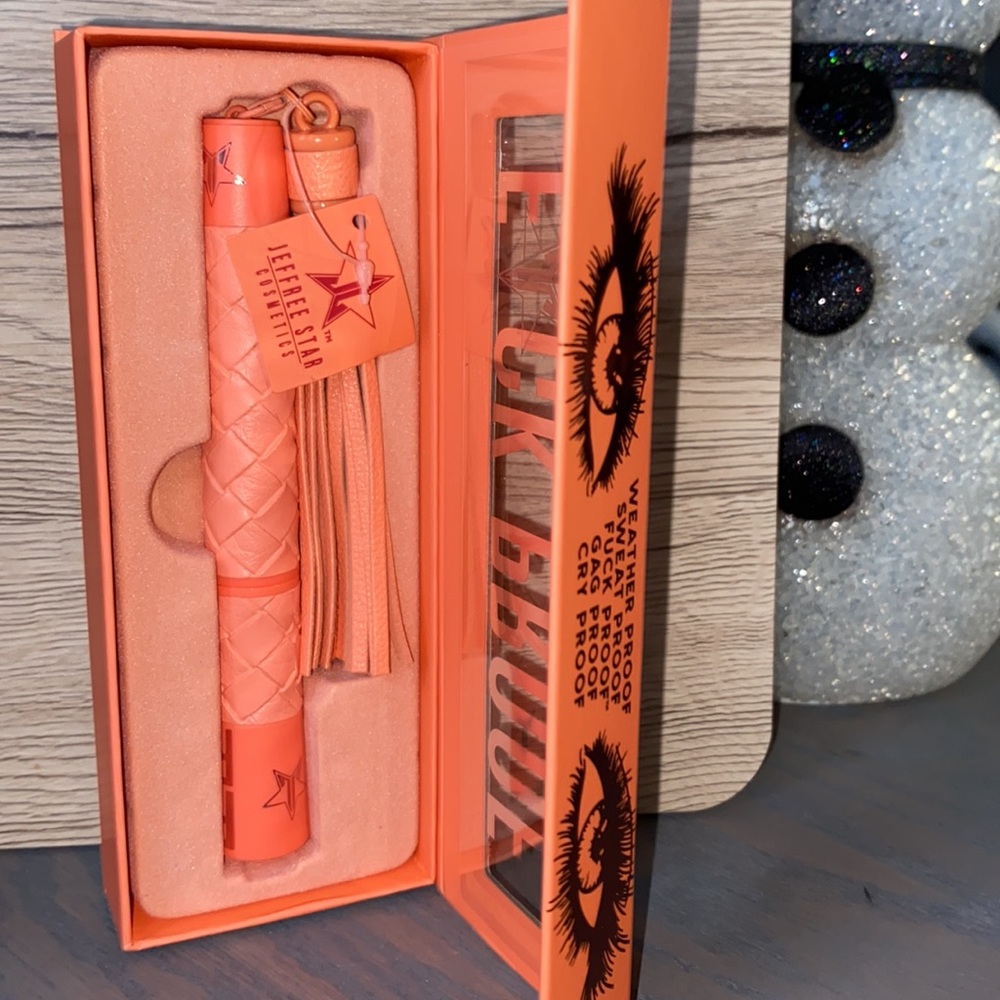 Jeffree Star F-Proof CORAL mascara (No longer on site)